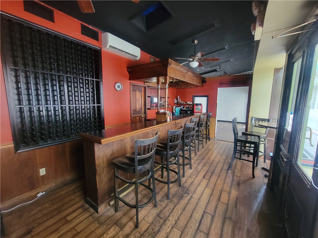 Riley & Armstrong - Commercial Lease