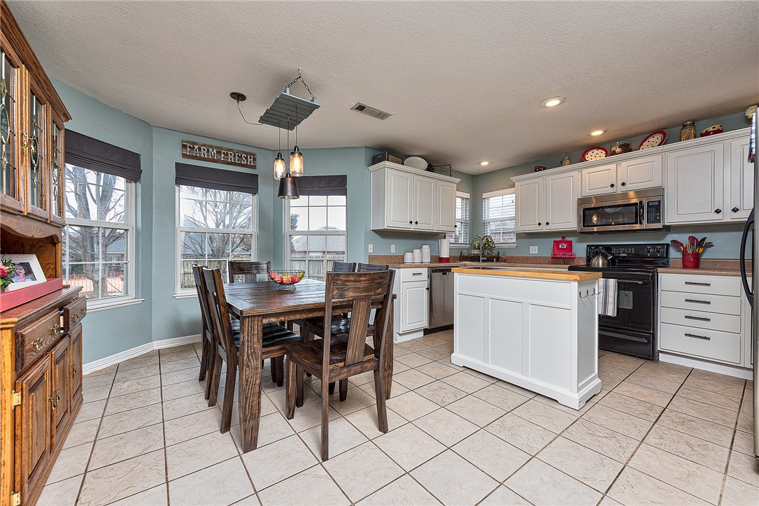 Champions Estates Rogers - Residential