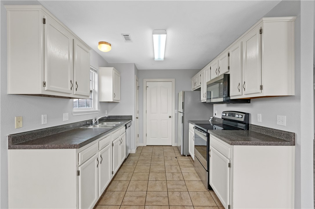 GIVENS PLACE BLK 4 PH II-PEA RIDGE - Residential