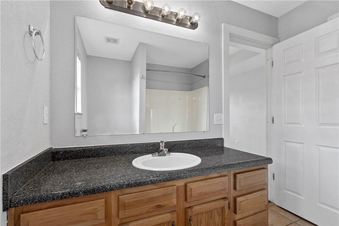 GIVENS PLACE BLK 4 PH II-PEA RIDGE - Residential