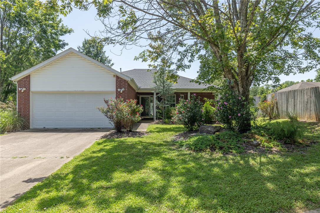 Perfect for first-time home buyers or investors! This 3-bedroom, 2
bath home offers 1,349 square feet of comfortable one-level living 
on a desirable corner lot. The kitchen features granite countertops 
and stylish glass tile backsplash and a cozy living room with a 
fireplace and vaulted ceilings. The inviting front porch and back 
patio provide great spaces to relax or entertain. With its functional 
layout and features, this home has plenty to offer!