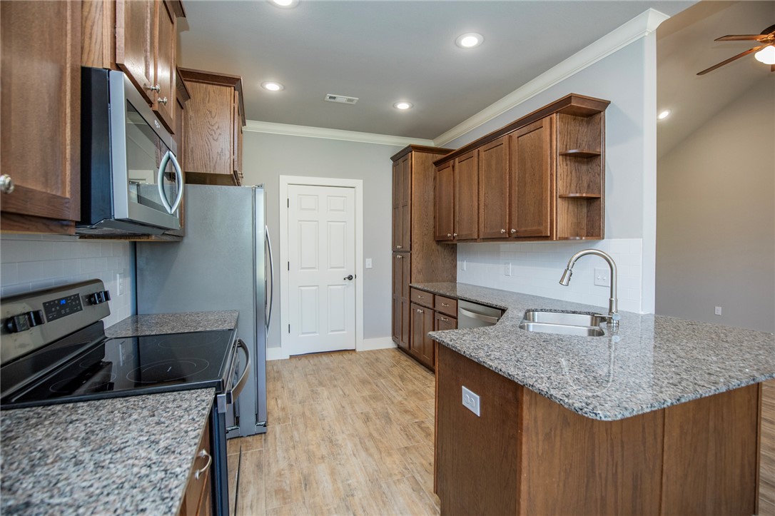 Willow Run Pea Ridge - Residential Lease