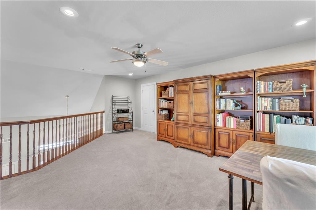 Stoney Creek Place Sub Rogers - Residential Lease