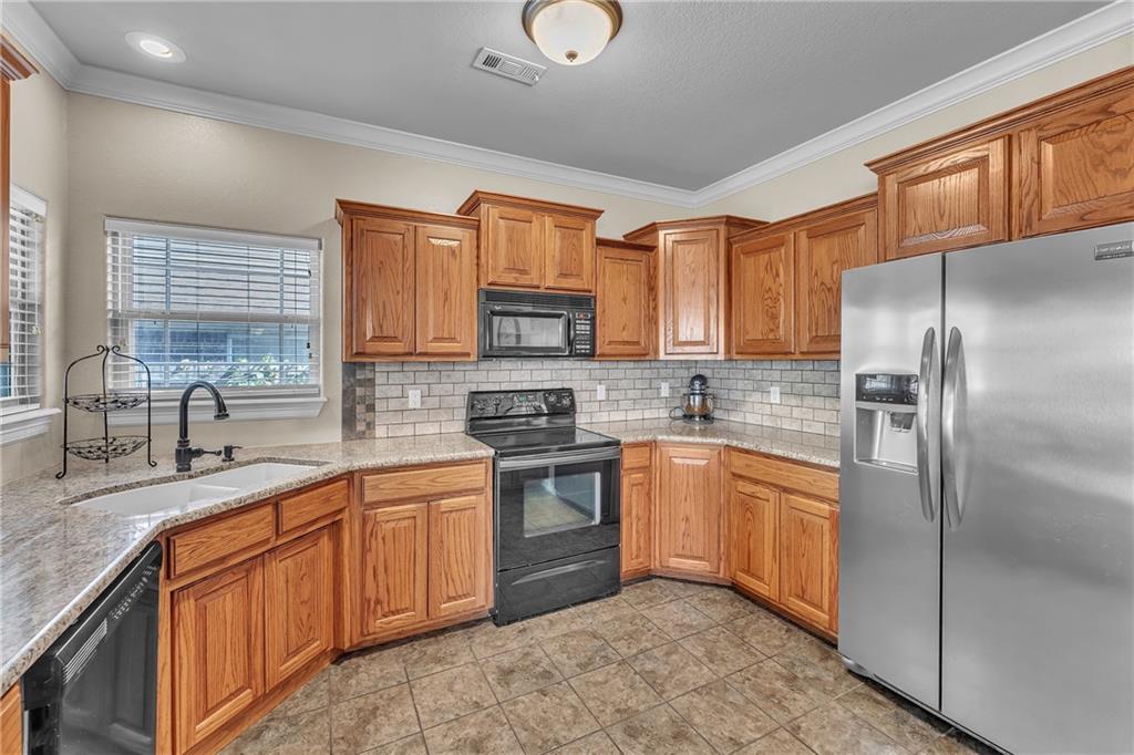 Stoney Creek Place Sub Rogers - Residential Lease
