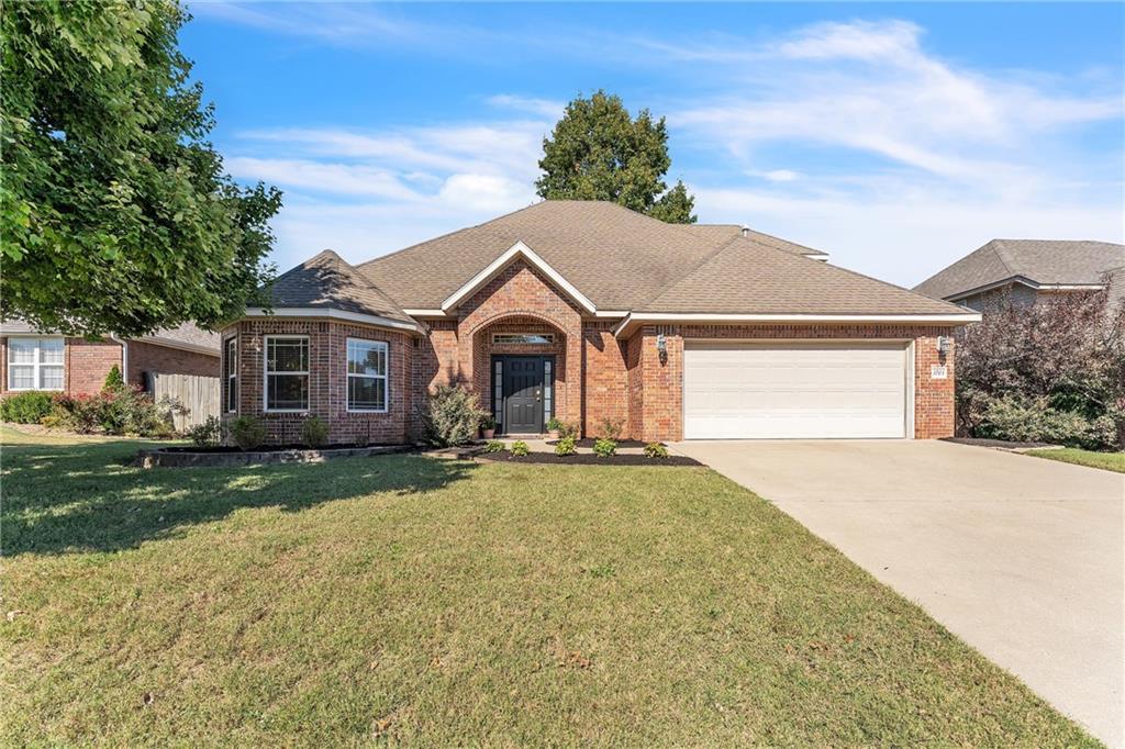 Pristine 3-bedroom, 2.5-bath home in an exceptional Rogers location! Conveniently situated less than 10 minutes from the new Walmart Headquarters, just half a mile from the Trail of Two Cities Greenway, and offering easy access to I-49, this home combines comfort, convenience, and lifestyle.
The thoughtfully designed split floor plan features a spacious primary suite on the main level, complete with a large private bath and generous walk-in closet. The main floor also includes a convenient laundry room and half bath for guests.
Upstairs, you'll find two additional bedrooms and a versatile bonus space that's perfect for a second living area, game room, home office, or play room.. The open and functional layout provides plenty of room for both everyday living and entertaining.
Step outside to enjoy the privacy-fenced backyard, offering a great space for relaxing, or outdoor gatherings. This well-maintained home is move-in ready and located near shopping, dining, and​​‌​​​​‌​‌​​​‌‌​​​‌‌‌​​‌​​‌‌​​​​ trails