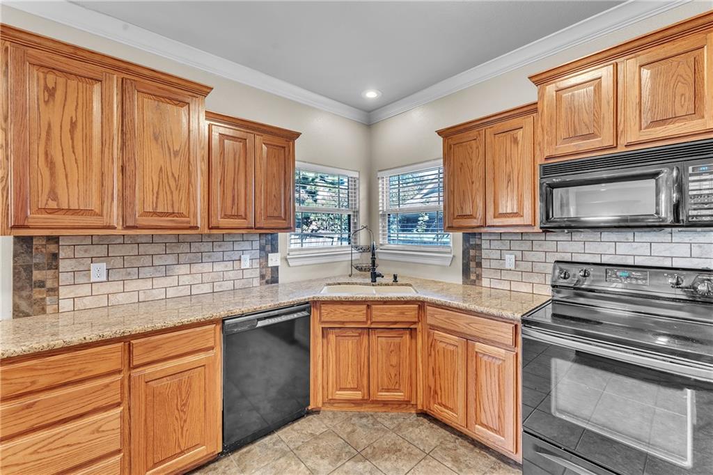Stoney Creek Place Sub Rogers - Residential Lease