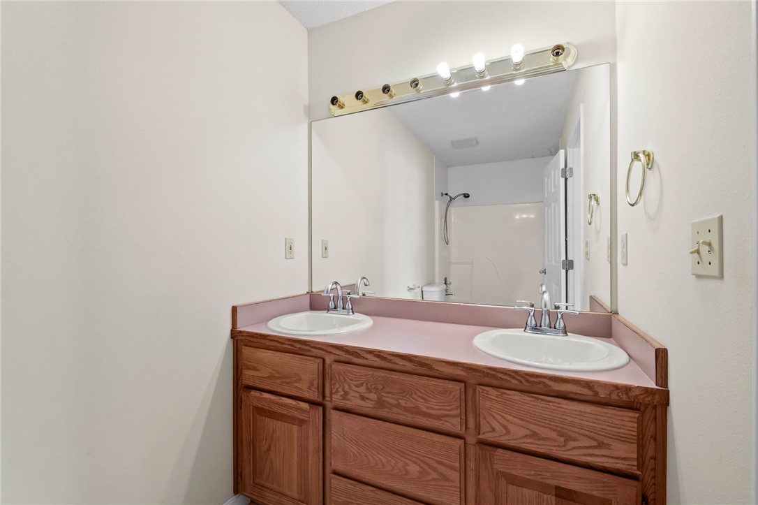 Round Prairie Estate Ph 2 Gentry - Residential