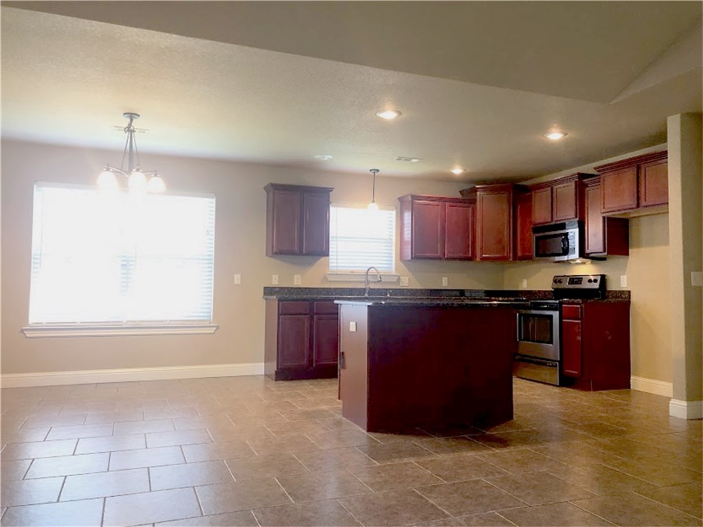 Addison Acres Sub - Residential Lease
