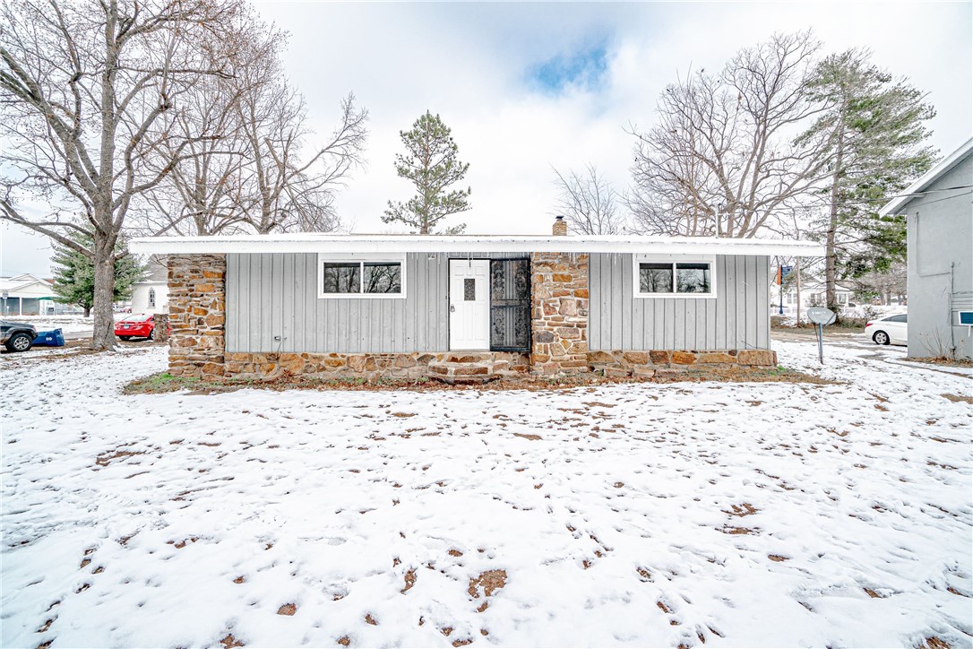 Custom built and lots of history! Very open floor plan with huge bedrooms. Plenty of room for a home office or virtual learning station! Entrance of unit is on the southern side of property.