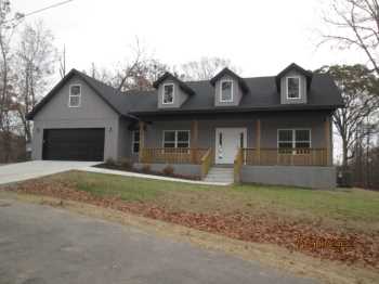 Beautiful single family home in Bella VIsta with all the amenities you need like Quartz counter tops, custom cabinets, All appliances including washer and dryer, sodded and landscaped front yard and more.