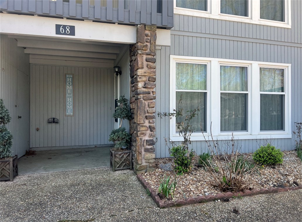 Townhouse Tct 3 A/K/A Drake Court Bvv - Residential