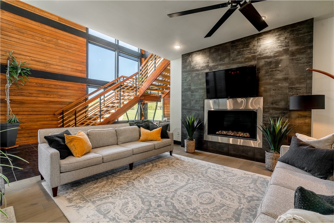 Elm Spgs Outlots - Residential