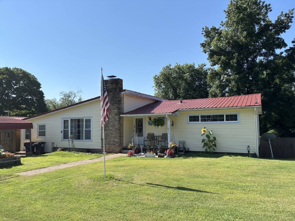 Great 5BR 2&1/2BA home in Harrison, the hub of the Ozarks! Home features a great room with vaulted ceilings and fireplace. A split floor plan, with 3BR and 2BA on the main level, the basement includes 2BR and 1/2BA, and more room for loving or storage, walkout covered deck, and fenced back yard. On a pretty lot in an established neighborhood, 2 sheds, one for storage and the other is set up with electric and heating and cooling for a workshop area.