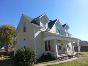 Cute home with detached 2 bedroom apartment/mother in law quarters. Storm Celler. Nice home with lots of curb appeal.