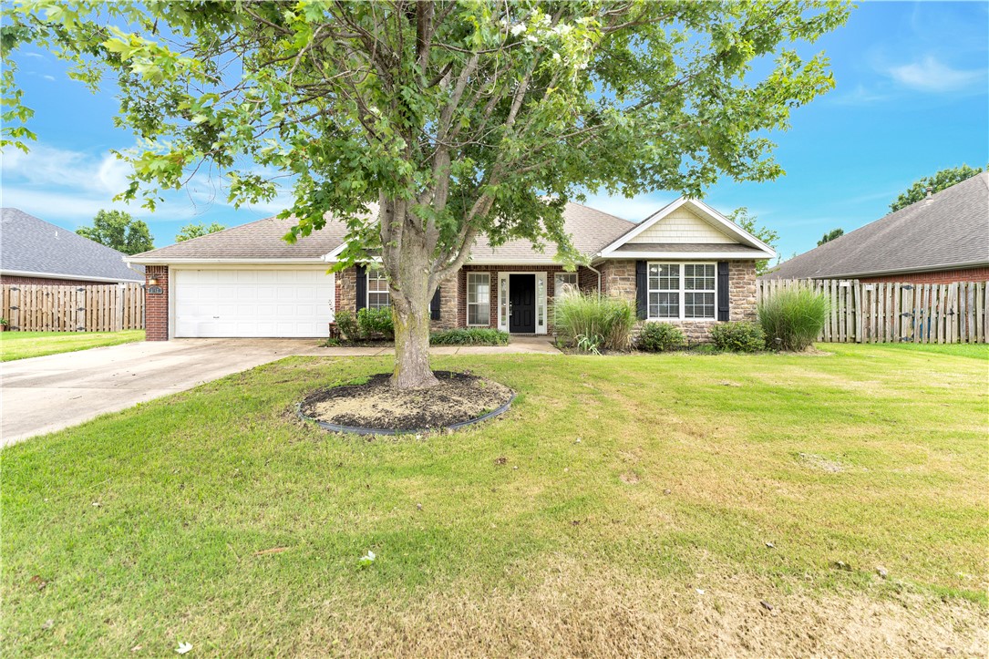 Standing Oaks Sub Blk Ii Pea Ridge - Residential