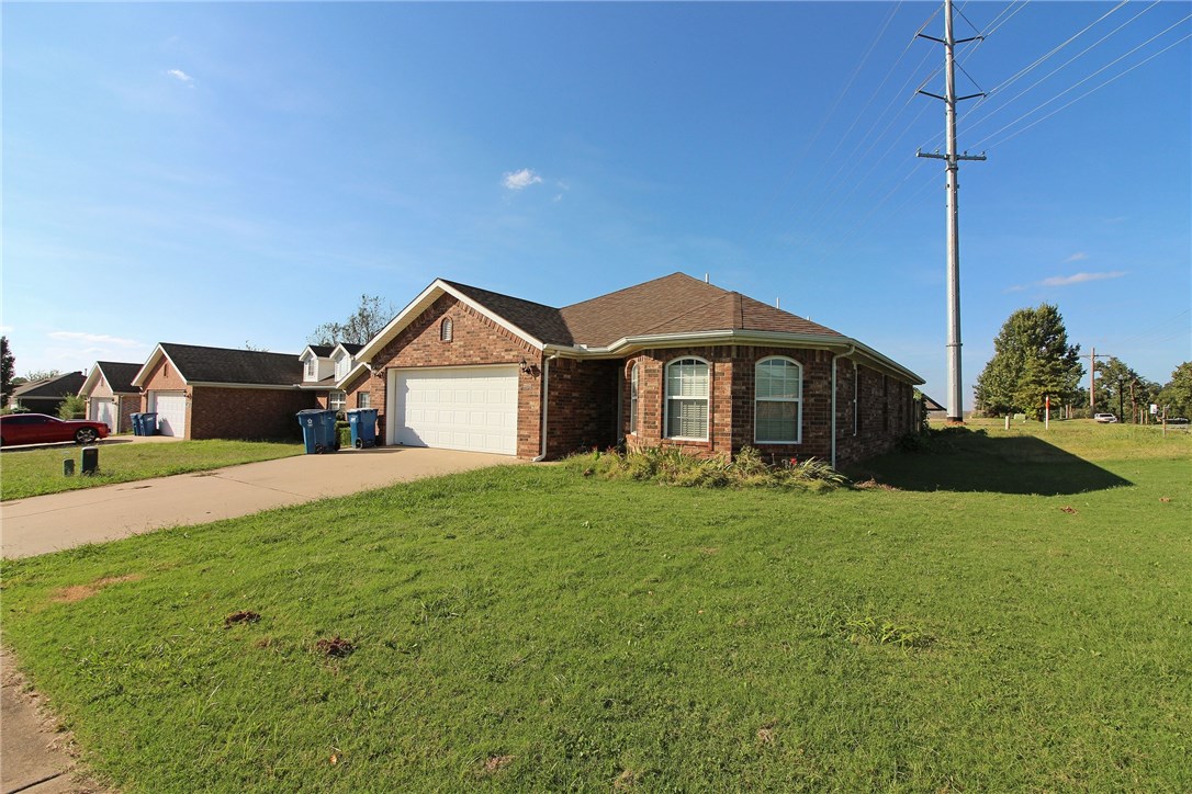All new paint, appliances and flooring. 3 bedroom 2 bath corner lot with privacy fenced yard and 2 car garage.  Great location on west side of town. All brick.  Small pet negotiable with increased deposit and rents