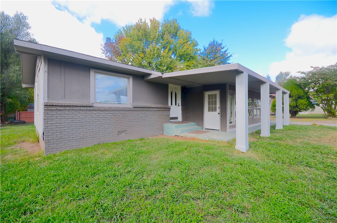 Dixieland Village 1st Add Rogers - Residential