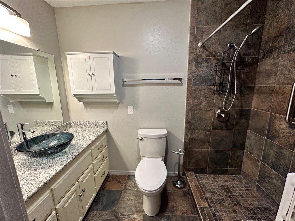 Shakespeare Courts Bvv - Residential Lease