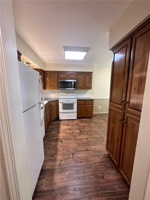Shakespeare Courts Bvv - Residential Lease