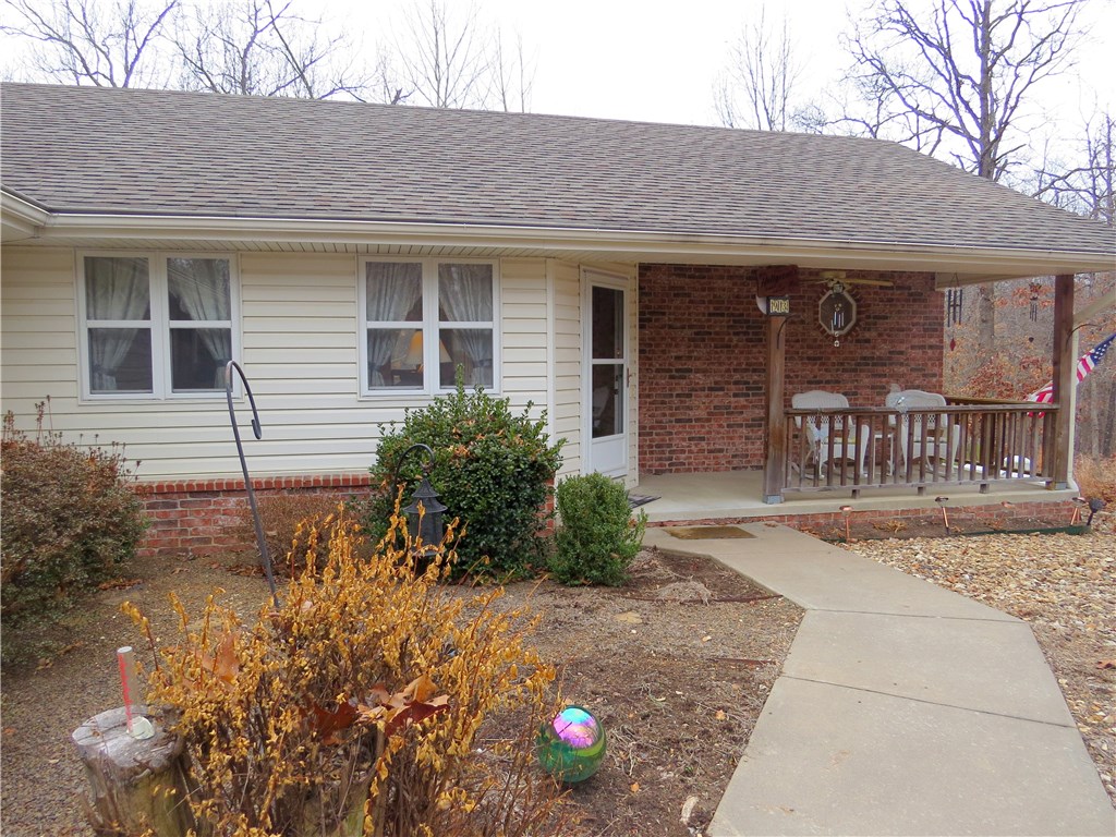 Open Floor Plan. Home in great location - within walking distance of Branchwood Recreation Center, and walking trails. Newer Heat Pump & Stainless Steel applicants. Two-tiered deck w/Hot Tub - fenced yard - wooded lot. Front Porch.
