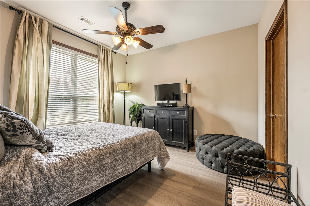 Whispering Timbers Ph 12 Rogers - Residential