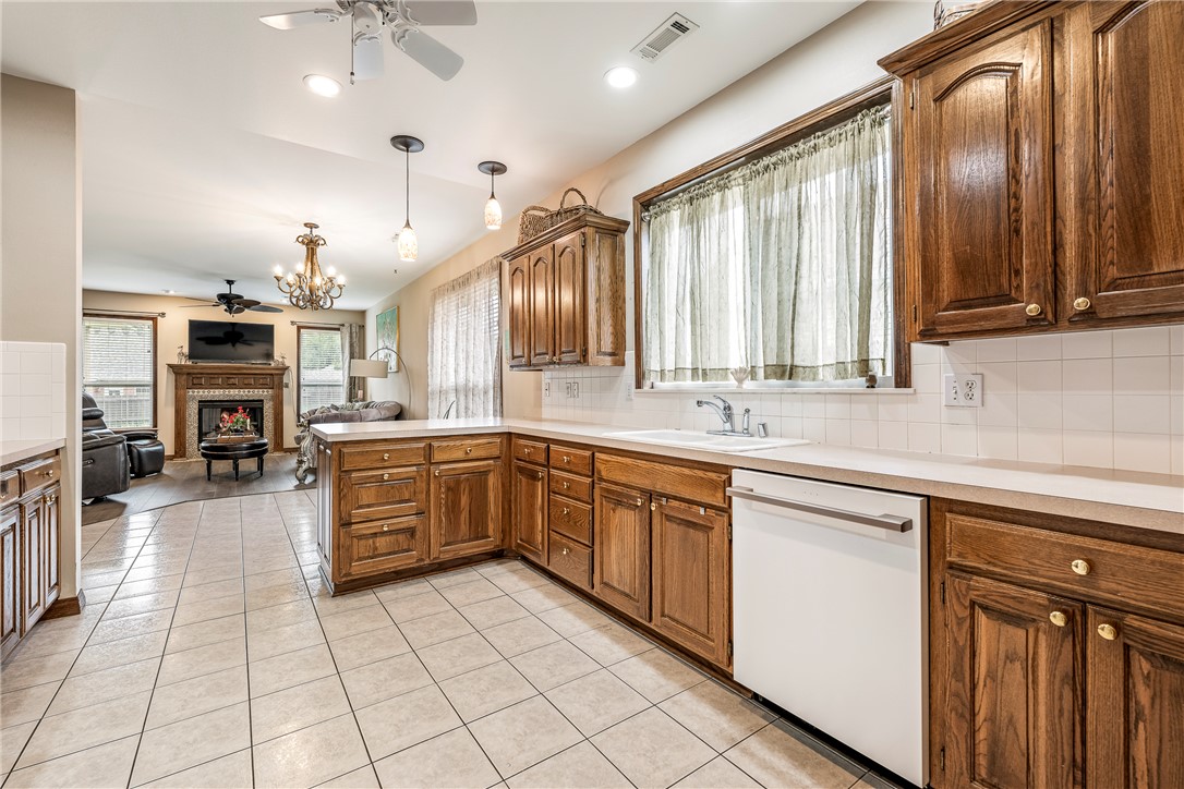 Whispering Timbers Ph 12 Rogers - Residential