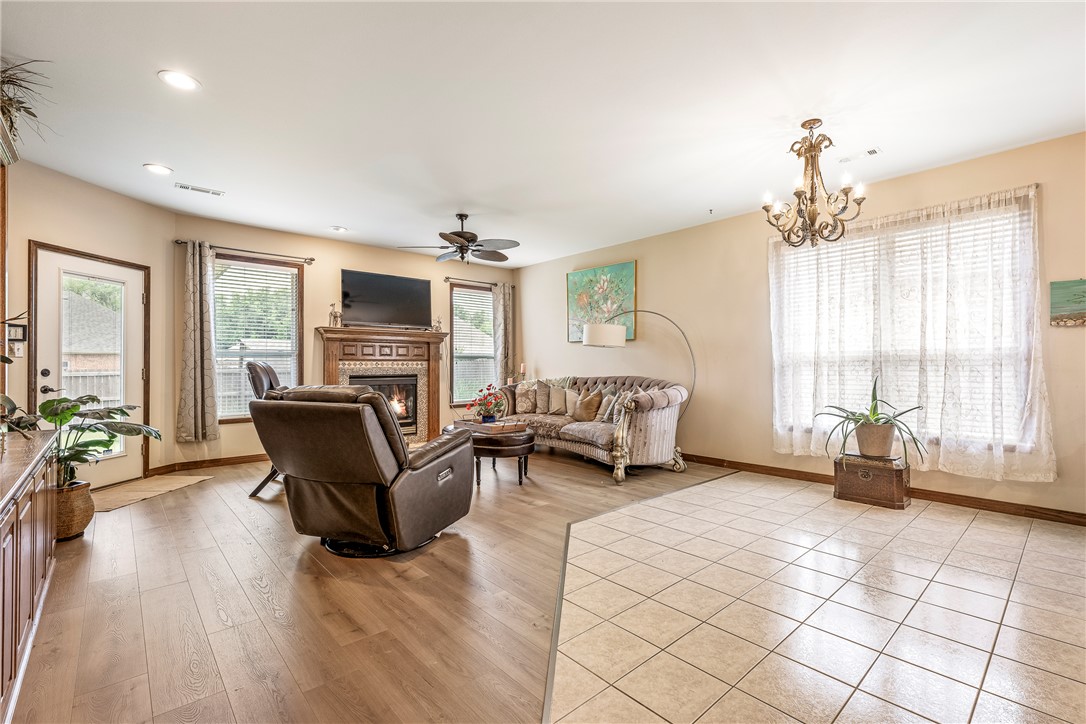 Whispering Timbers Ph 12 Rogers - Residential