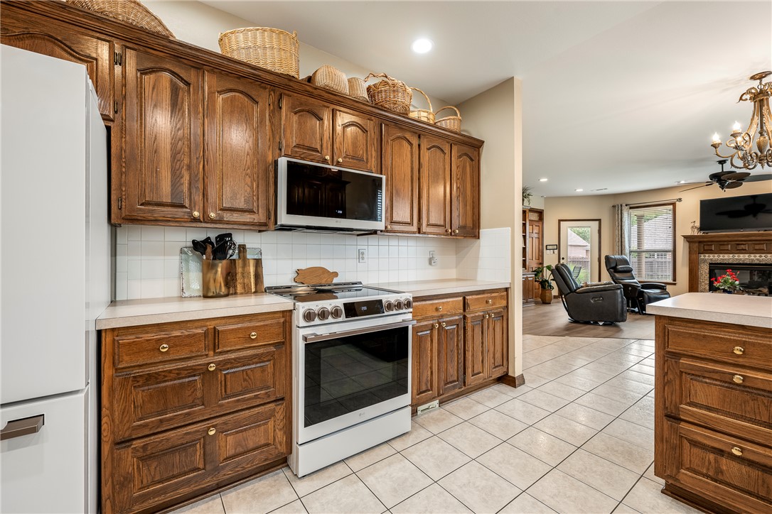 Whispering Timbers Ph 12 Rogers - Residential