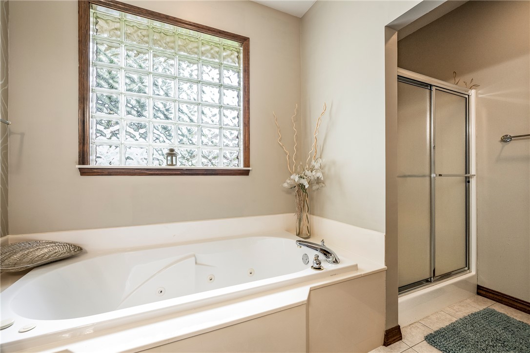 Whispering Timbers Ph 12 Rogers - Residential