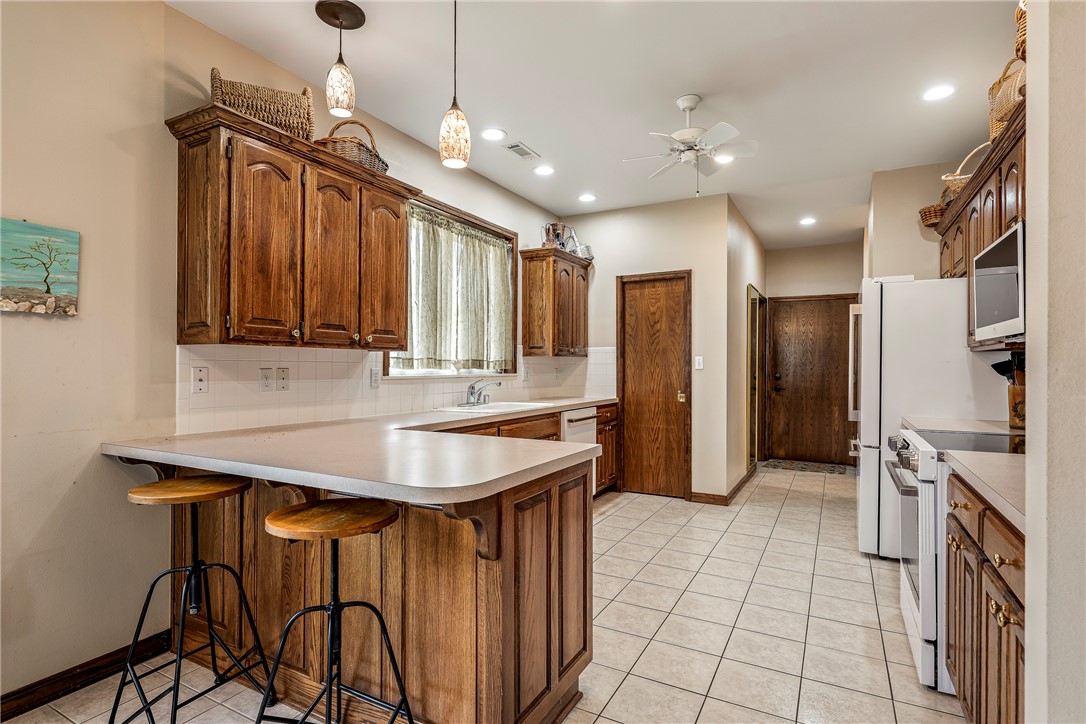 Whispering Timbers Ph 12 Rogers - Residential