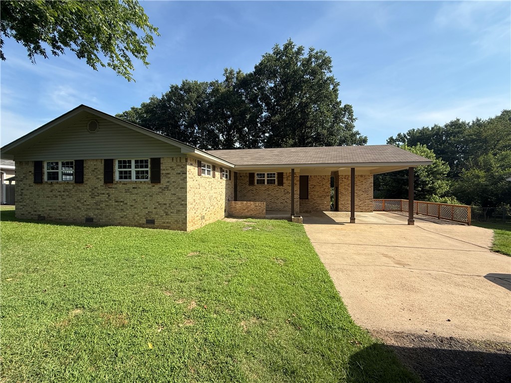 Enjoy this beautifully renovated 3 bed, 2 bath home that's move-in ready! Featuring granite countertops, stainless steel appliances, luxury vinyl plank flooring throughout, updated bathrooms, fresh paint, and custom shelving. Conveniently located only minutes from Interstate and Arkansas Tech University, this move-in-ready home combines modern updates with a convenient location.