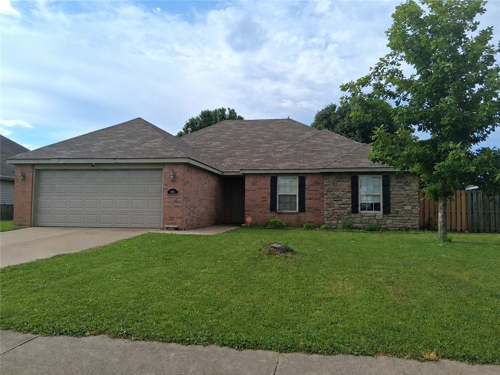 Check out this cozy 3 bed, 2 bath single-family home located in Rogers, AR! This home comes equipped with a refrigerator, dishwasher, and stove, offering comfort and convenience for everyday living. Spacious layout and a great location make this a must-see!