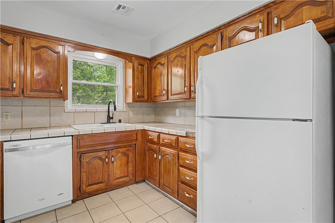 Whispering Timbers Ph 1-Rogers - Residential