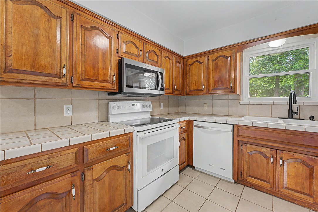 Whispering Timbers Ph 1-Rogers - Residential