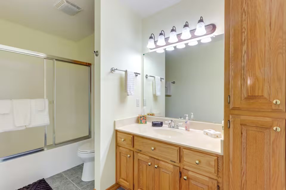 Unit 8 Holiday Island - Residential
