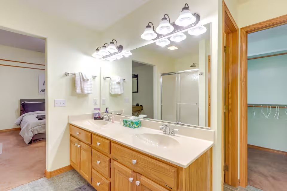 Unit 8 Holiday Island - Residential