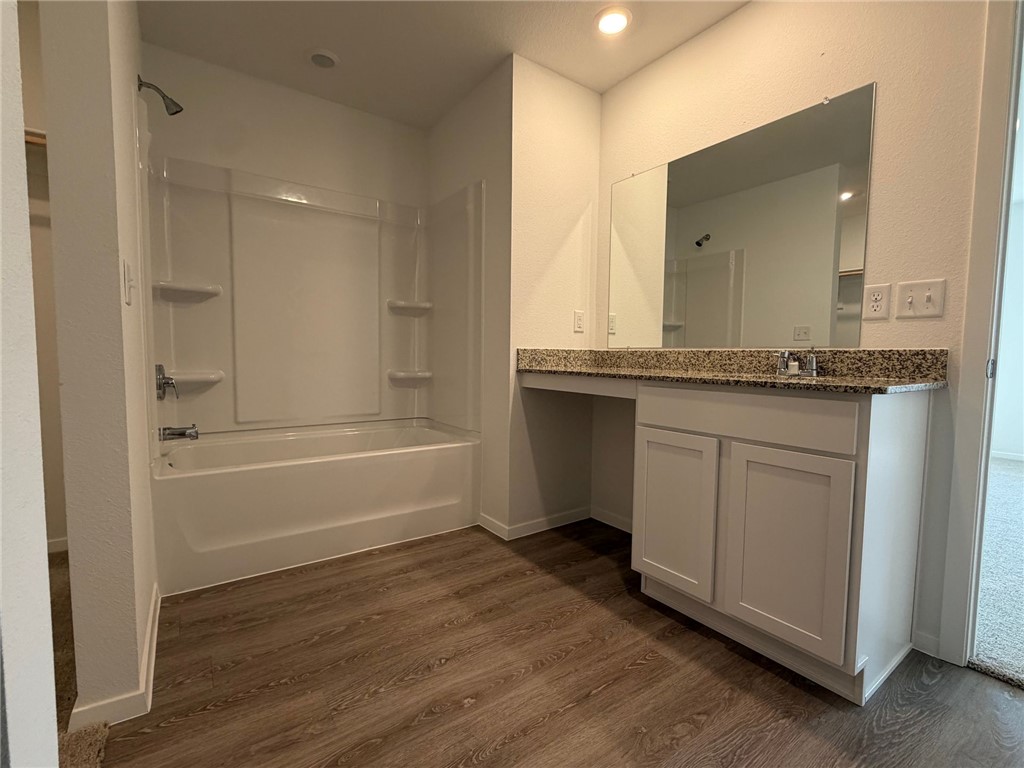 WALNUT HILL SUB PH IV-PEA RIDGE - Residential Lease