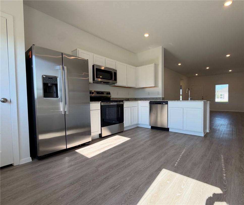 WALNUT HILL SUB PH IV-PEA RIDGE - Residential Lease