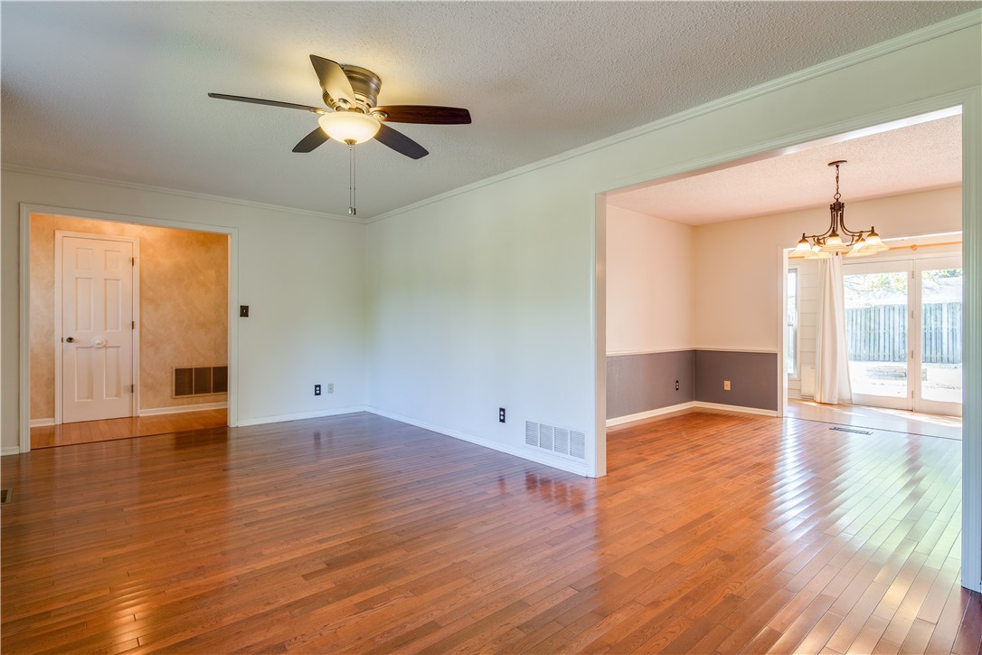 Oaks Manor Sub - Residential