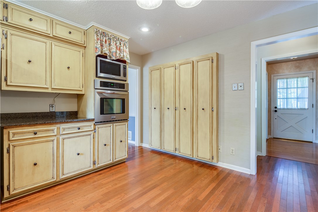 Oaks Manor Sub - Residential