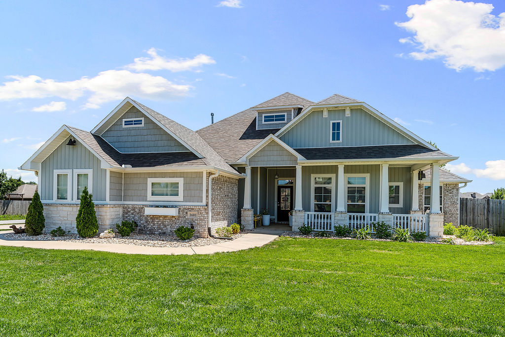 Just 10 miles from the new Walmart HQ, Downtown Bentonville, and downtown Rogers, this beautifully maintained home is located in one of Pea Ridge’s most desirable communities, Elkhorn. Situated on a premium corner lot that allows for side entry garage doors, this open-concept home offers 4 bedrooms, 2.5 baths, and an office. Inside features include wood-look tile flooring, a large walk-in pantry, granite countertops, wall oven, and gas cooktop. The spacious primary suite offers a tub and separate shower and oversized walk-in closet. Outside, you'll enjoy a covered patio, raised garden beds with fruits and veggies, recently installed French drains, natural gas hookup for your outdoor grill setup all in a fenced in lush backyard.  Neighborhood amenities include playground, pickleball, basketball, volleyball courts, soccer, and dog park, with a disc golf just up the road. Also Walmart drone delivery is available in this neighborhood.  Ask for the 3d virtual tour or schedule your own private showing today.