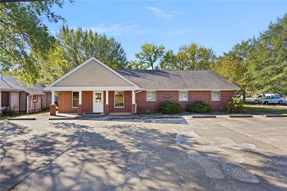 Excellent opportunity to own a well-maintained dental office conveniently located just off North Phoenix Drive, zone C-4, and within .2 miles of St. Mary’s Hospital. The building features four patient rooms—each equipped with a sink—plus two public restrooms and one private restroom. Additional spaces include a darkroom, lab, private office, break room with laundry hook-up, reception area, waiting room/lobby, and two mechanical rooms. Most dental equipment is negotiable, offering a turnkey setup for a dental practice or easy conversion for other medical or professional uses.
