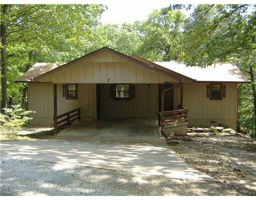 This charming, split floor plan home is located on a quiet cul-de-sac, just minutes from Hwy 71. The home features 2 bedrooms and 2 full baths. Vinyl plank wood flooring throughout. Open floor plan. Deck off of the living room.