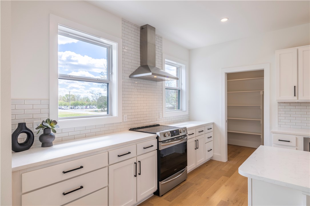 DUNN & DAVIS ADD-BENTONVILLE - Residential Lease