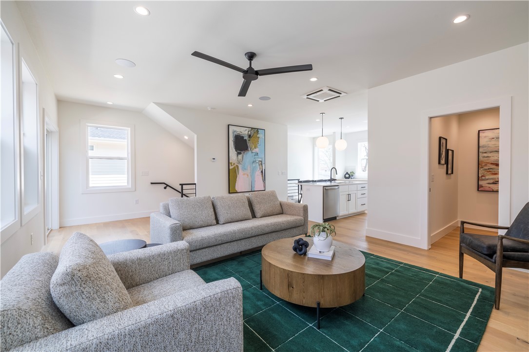 DUNN & DAVIS ADD-BENTONVILLE - Residential Lease