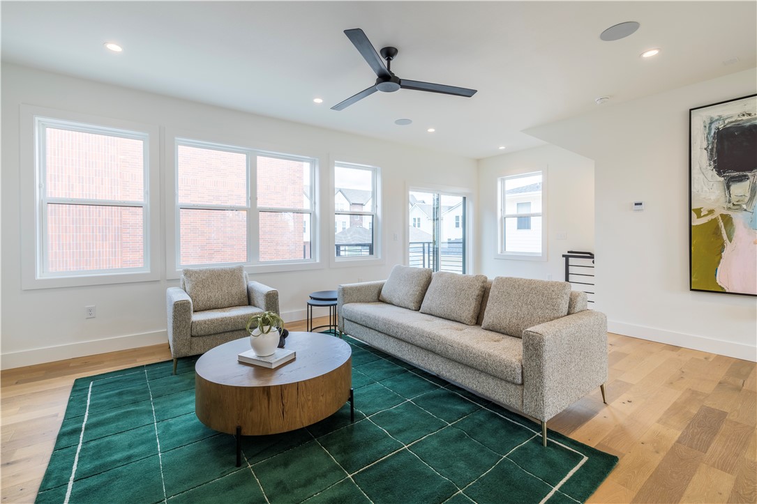 DUNN & DAVIS ADD-BENTONVILLE - Residential Lease