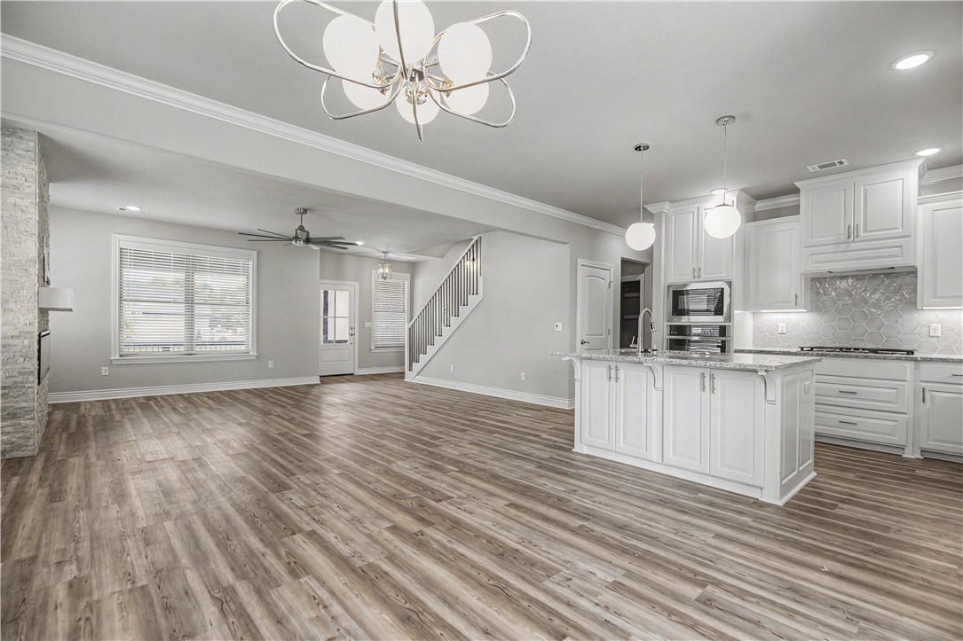 OAK BROOK SUB PH 1-SILOAM SPRINGS - Residential