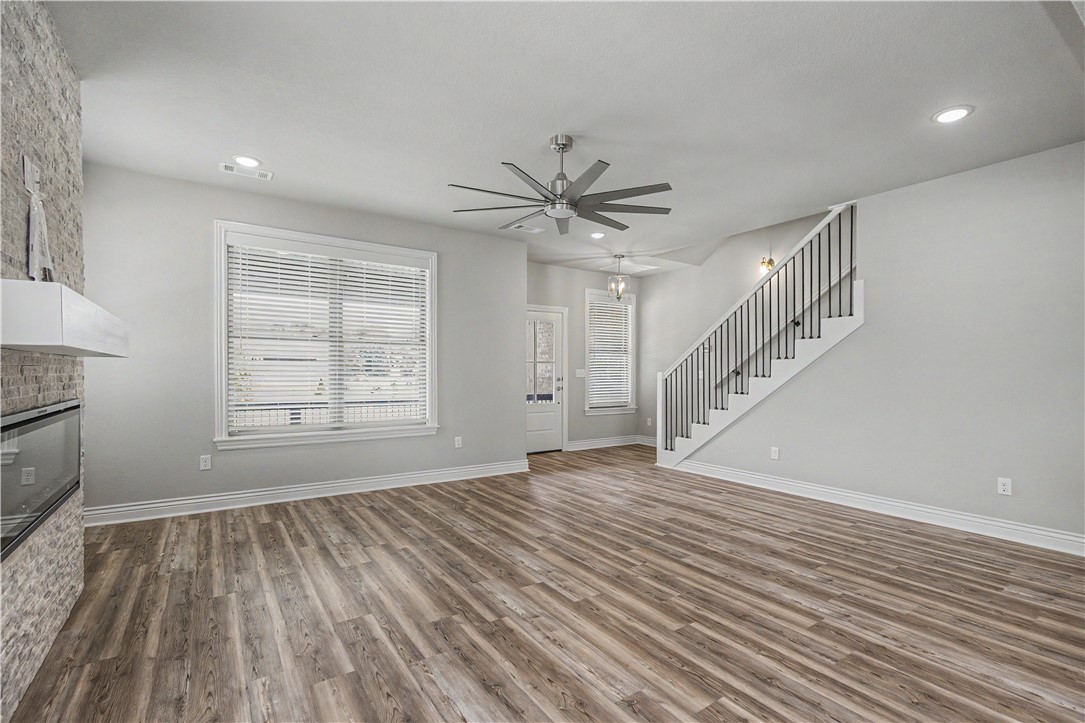 OAK BROOK SUB PH 1-SILOAM SPRINGS - Residential