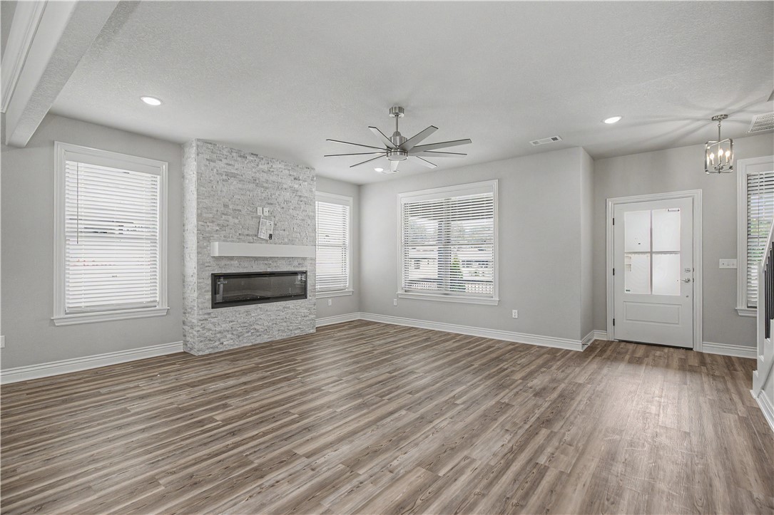 OAK BROOK SUB PH 1-SILOAM SPRINGS - Residential