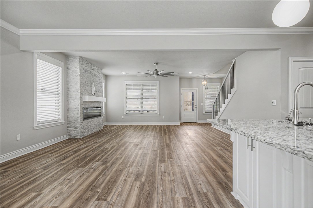 OAK BROOK SUB PH 1-SILOAM SPRINGS - Residential